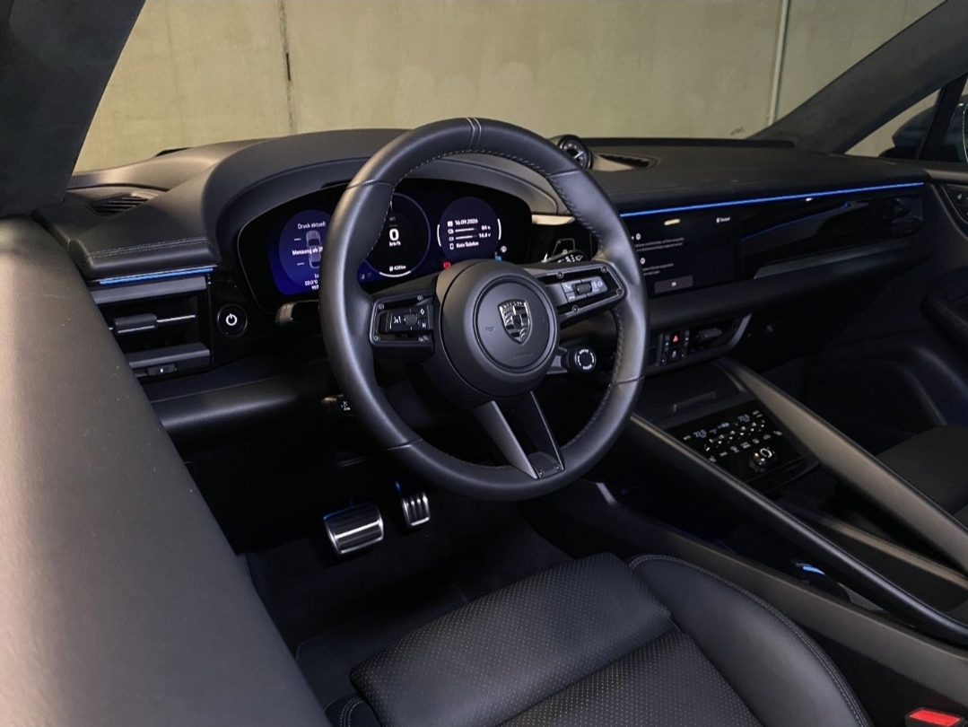 
								MACAN TURBO ELECTRIC full									