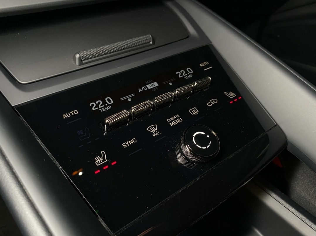 
								MACAN TURBO ELECTRIC full									