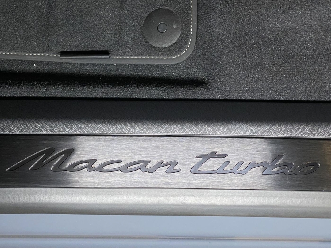 
								MACAN TURBO ELECTRIC full									