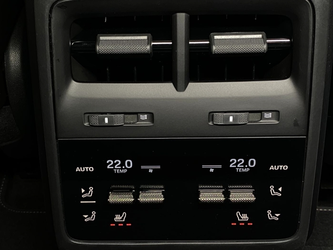 
								MACAN TURBO ELECTRIC full									