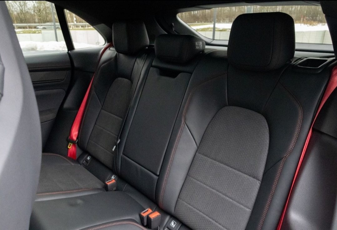 
								MACAN GTS Electric full									
