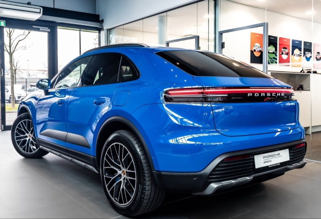 
								MACAN ELECTRIC full									