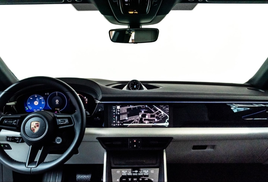 
								MACAN ELECTRIC full									
