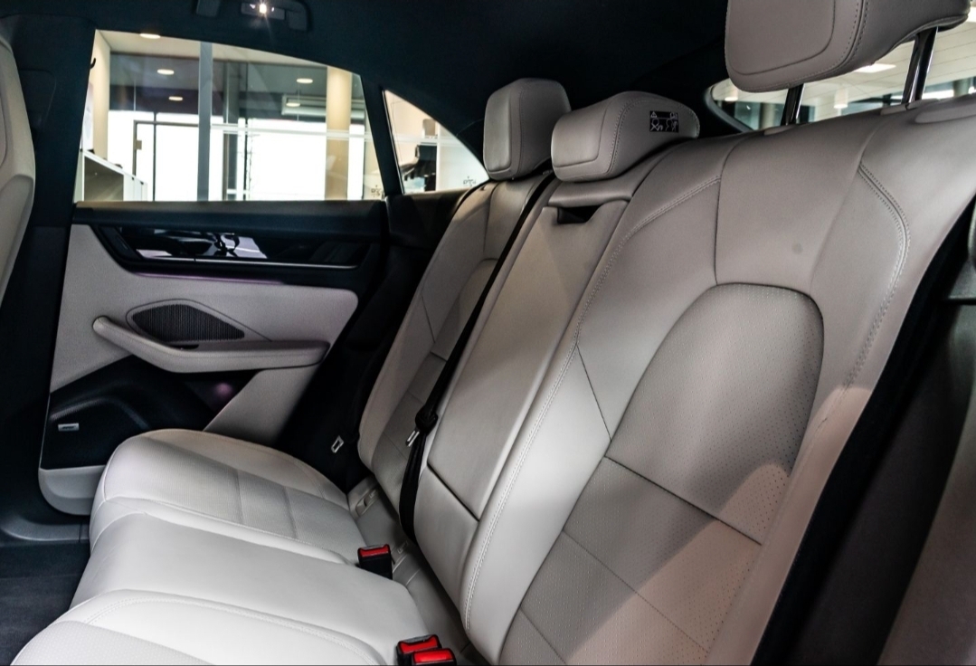 
								MACAN ELECTRIC full									