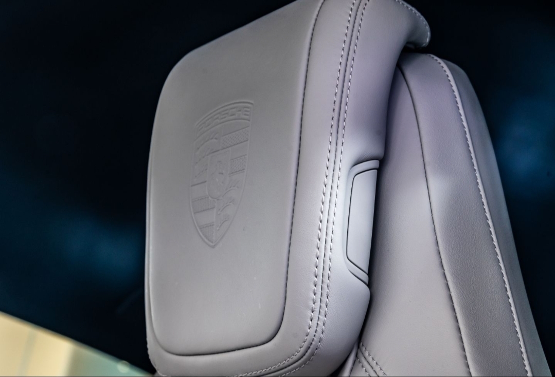 
								MACAN ELECTRIC full									