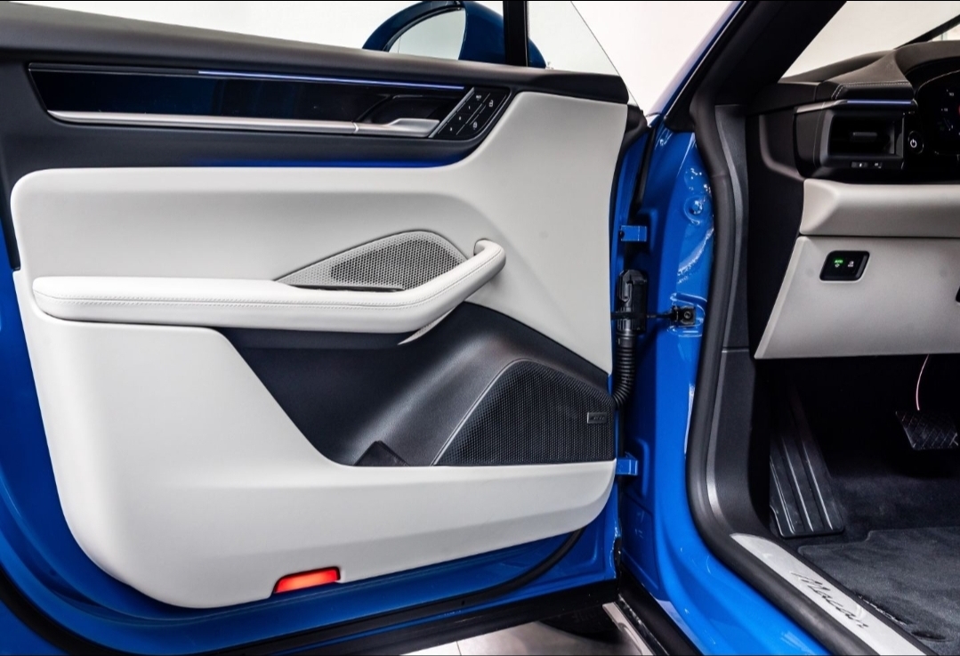 
								MACAN ELECTRIC full									