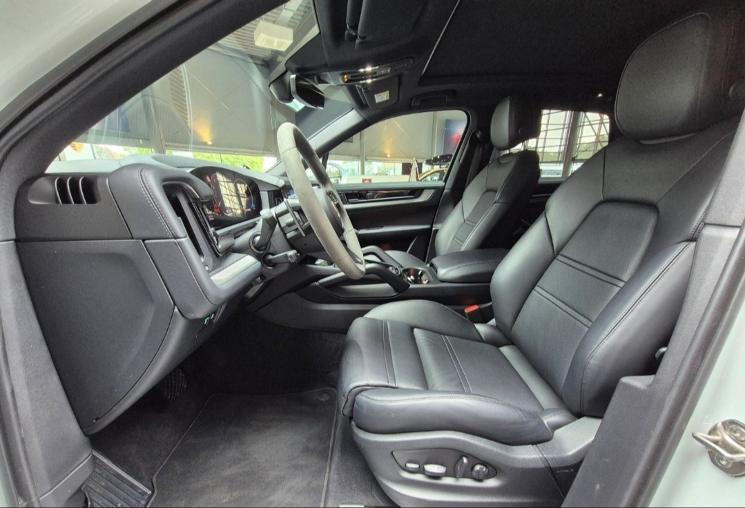 
								CAYENNE E-Hybrid full									