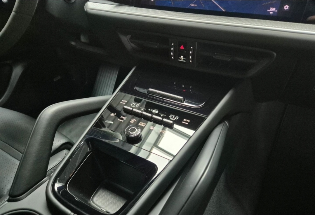 
								CAYENNE E-Hybrid full									