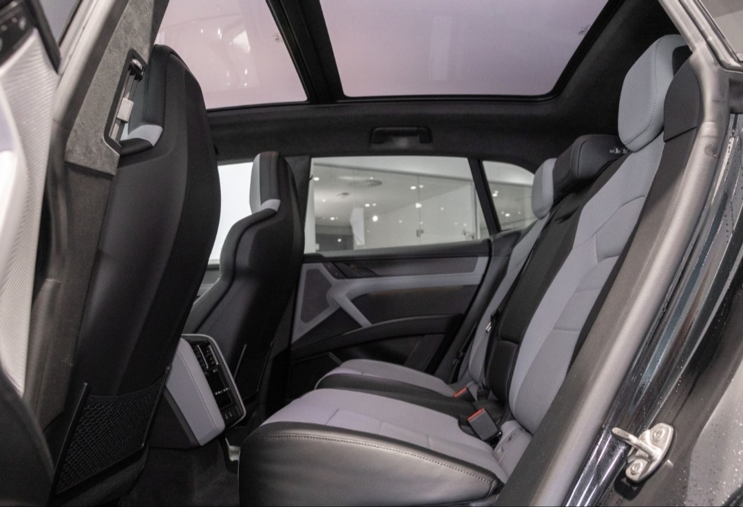 
								CAYENNE TURBO ELECTRIC full									