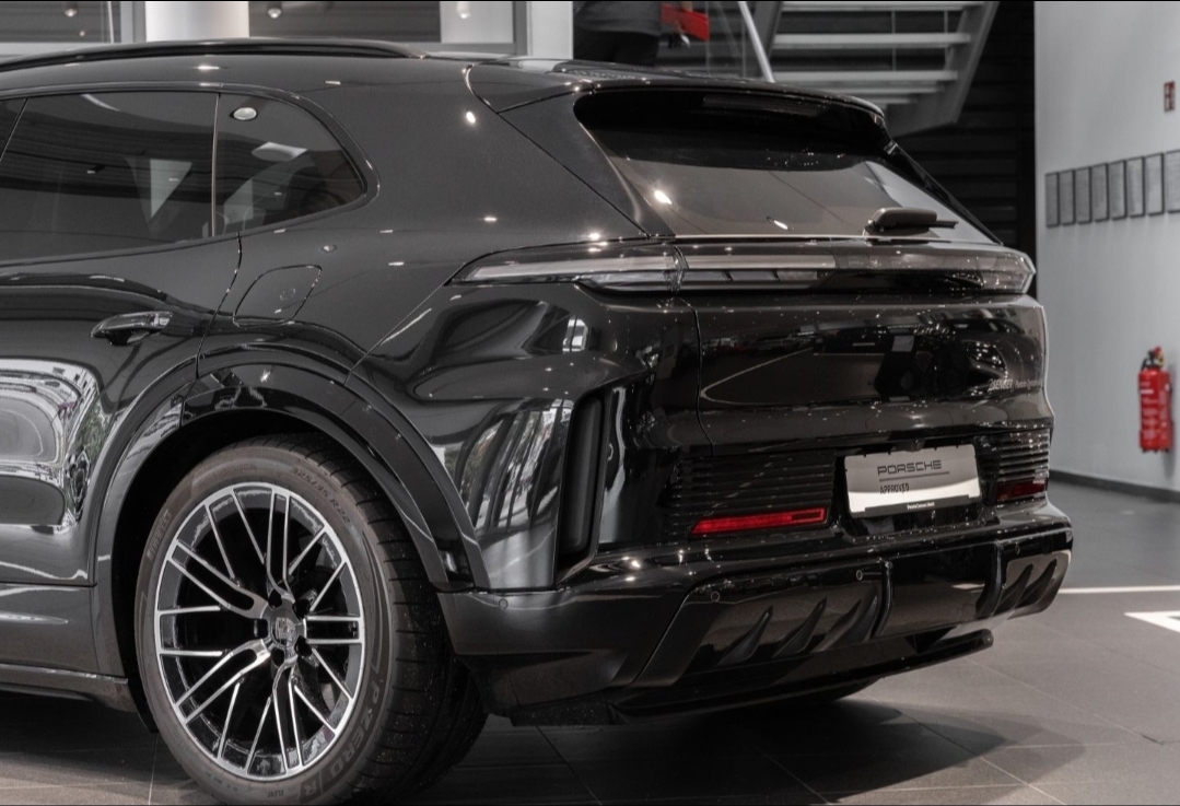 
								CAYENNE TURBO ELECTRIC full									