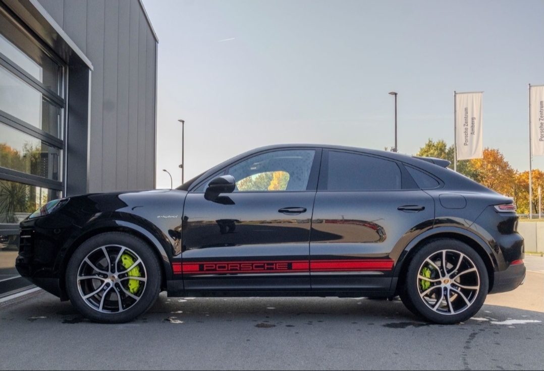 
								CAYENNE E-HYBRID COUPE full									