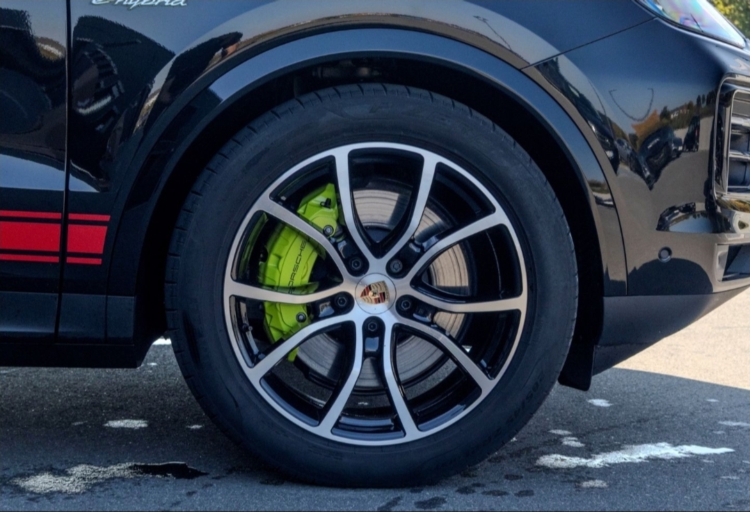 
								CAYENNE E-HYBRID COUPE full									