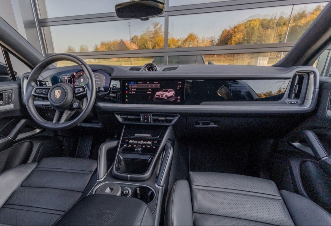 
								CAYENNE E-HYBRID COUPE full									