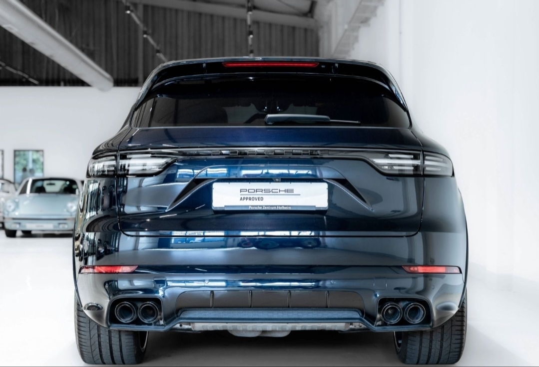 
								CAYENNE E-Hybrid PLATINUM EDITION full									