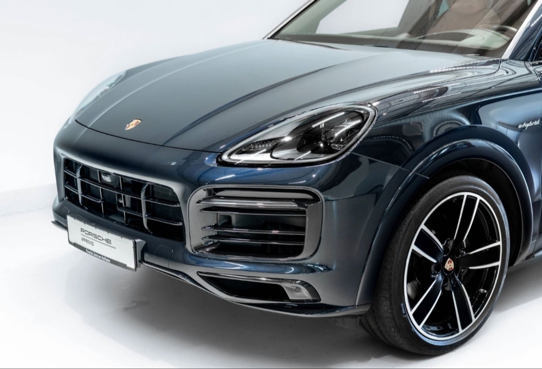 
								CAYENNE E-Hybrid PLATINUM EDITION full									