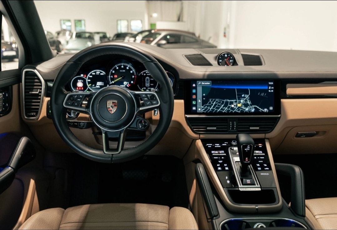 
								CAYENNE E-Hybrid PLATINUM EDITION full									