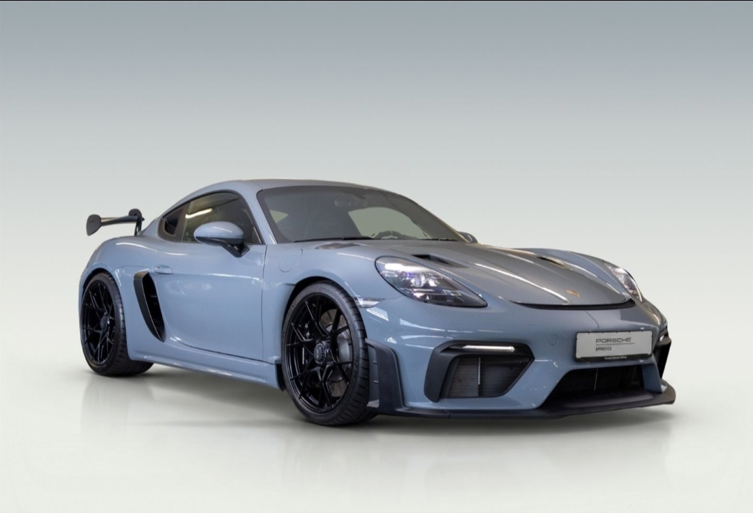 
								CAYMAN 718 GT4 RS full									
