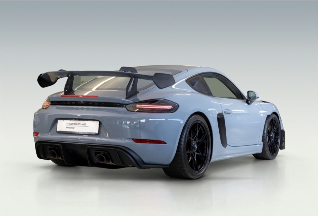 
								CAYMAN 718 GT4 RS full									