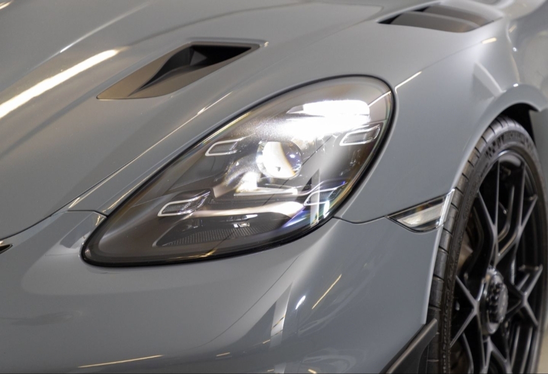 
								CAYMAN 718 GT4 RS full									