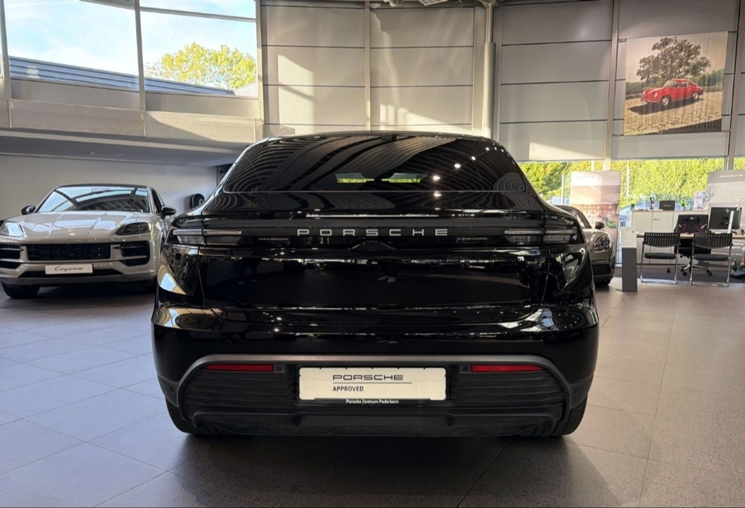 
								MACAN ELECTRIC full									