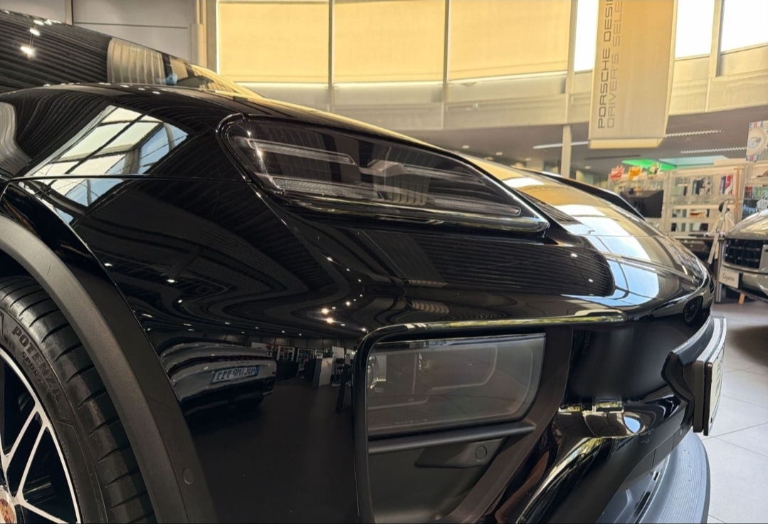 
								MACAN ELECTRIC full									