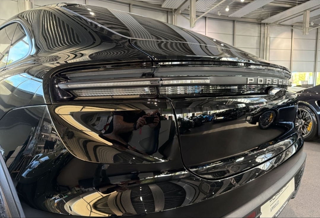 
								MACAN ELECTRIC full									