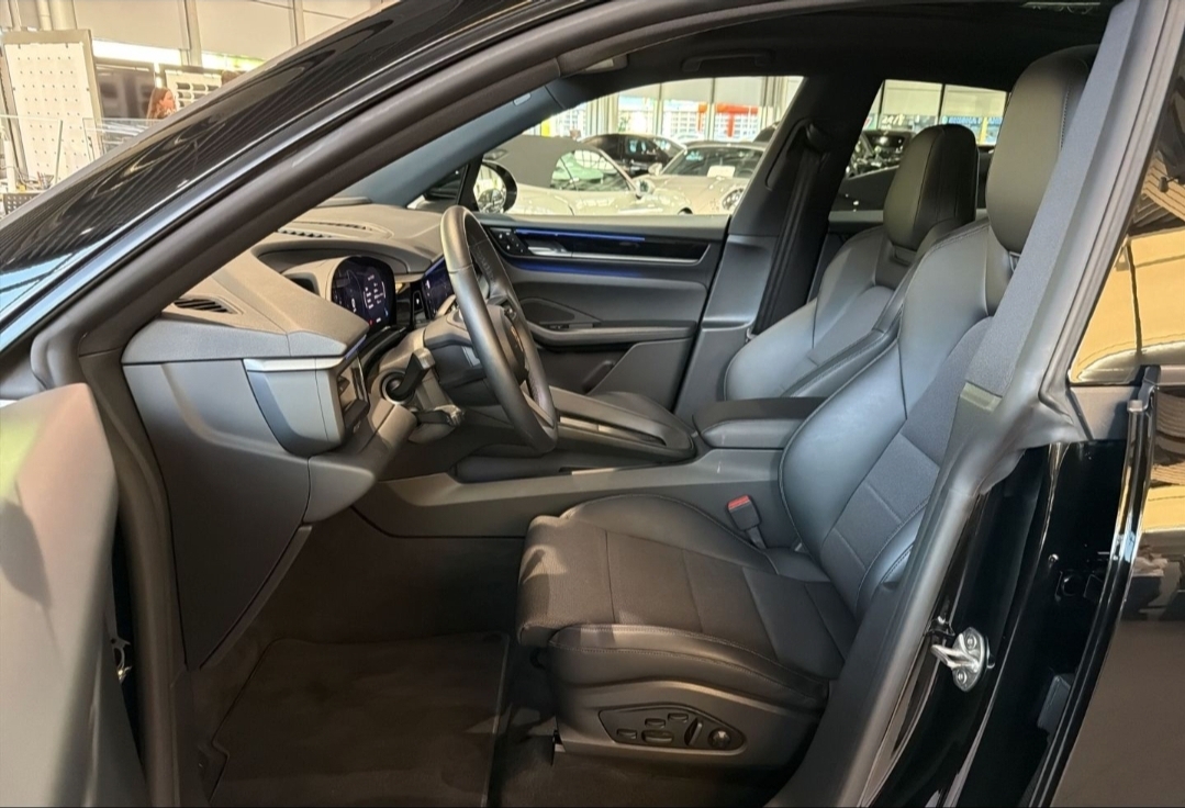
								MACAN ELECTRIC full									