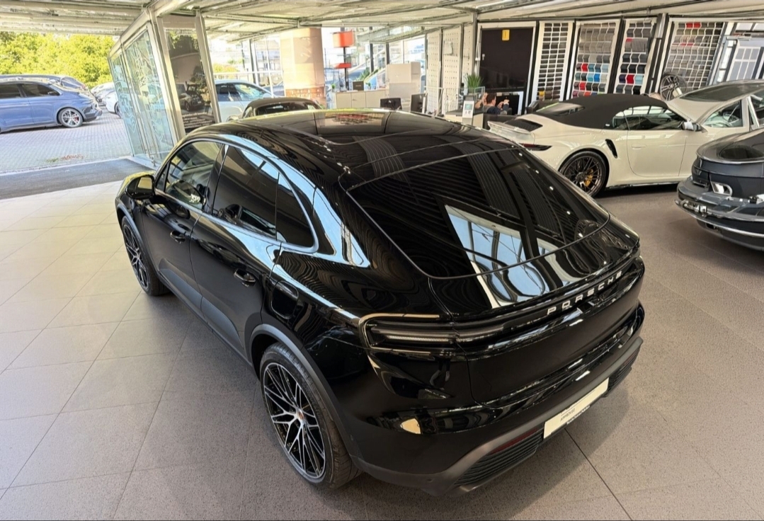 
								MACAN ELECTRIC full									