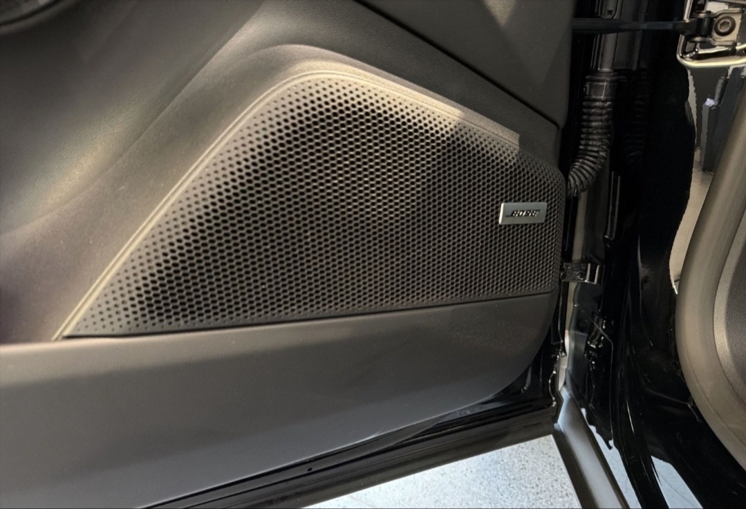 
								MACAN ELECTRIC full									