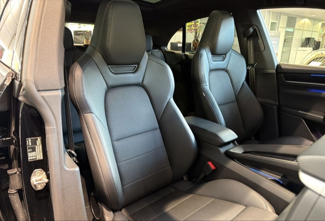 
								MACAN ELECTRIC full									