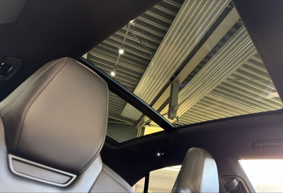 
								MACAN ELECTRIC full									